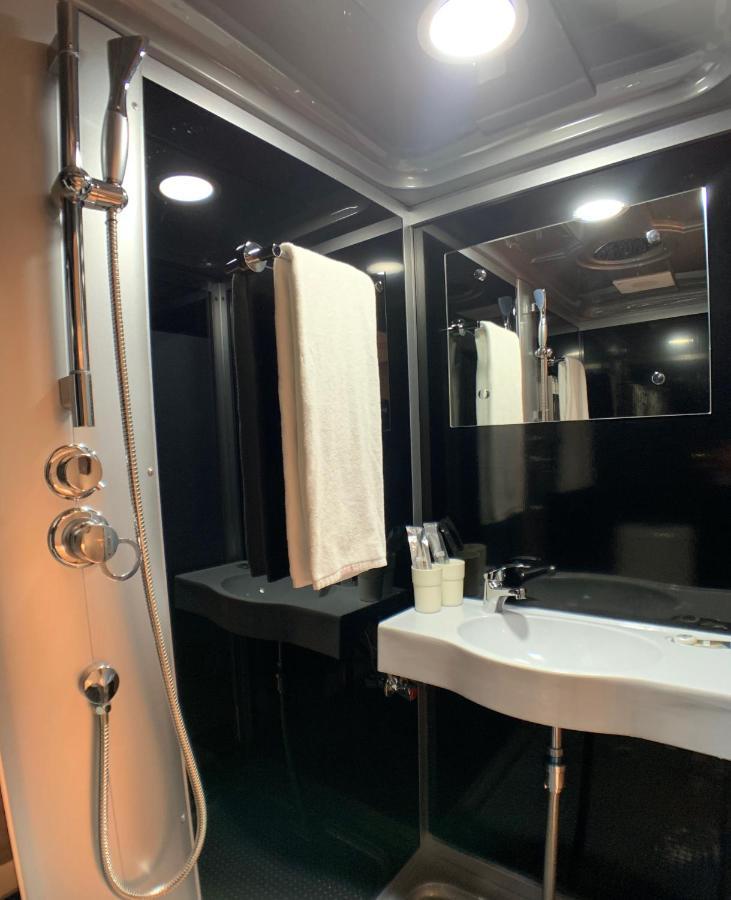 Donni Room For Rent Taipei Bagian luar foto